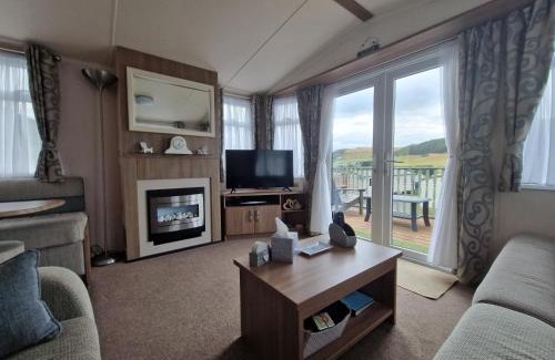 Aberystwyth House | Green Heaven at Clarach Bay Spacious 3 BedPet Friendly Luxury Steps from the Sea