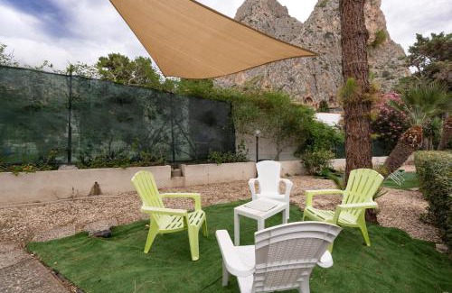 Macari House | Green House