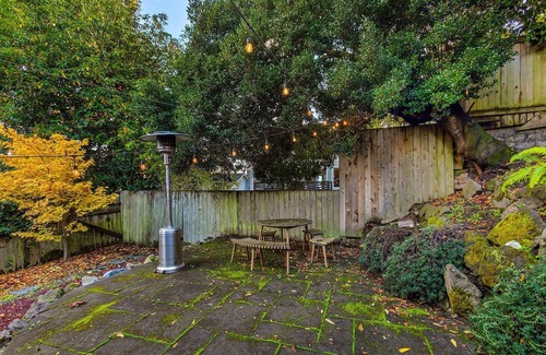 Wallingford Apartment | Green Lake Zen Garden Basement