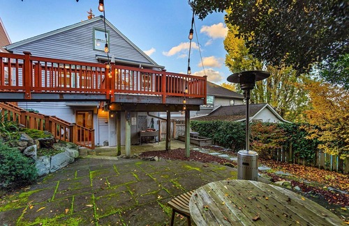 Wallingford Apartment | Green Lake Zen Garden Basement