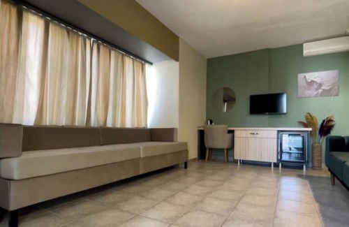 Turunc Hotel | green mar suits