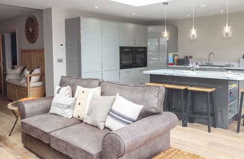 Newport Cottage | GREEN MEADOWS, pet friendly, with open fire in Newport, Pembrokeshire