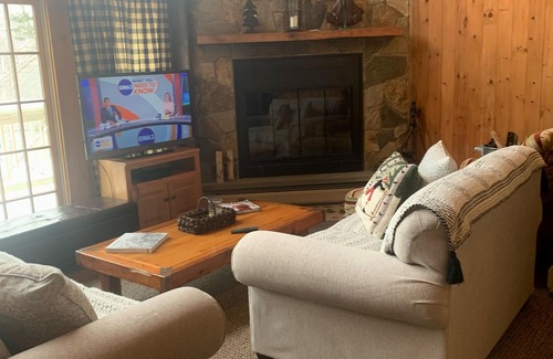 Stratton and Bromley Ski Areas House | Green Mountain National Forest Ski Chalet