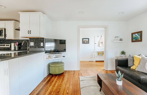 Staunton House | Green on New - Central Location and Staunton Charm