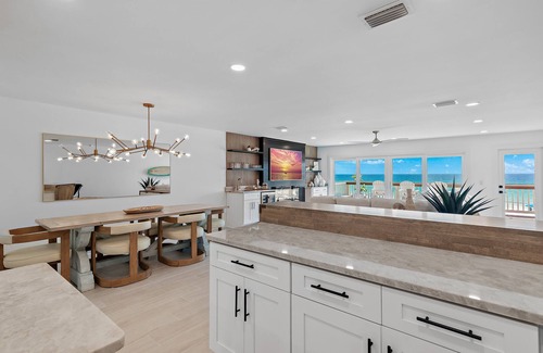 Fort Walton Beach - Destin House | Green Reef 2 | Luxury | Private Beach | Movie Room | Beach Gear | Fully Stocked