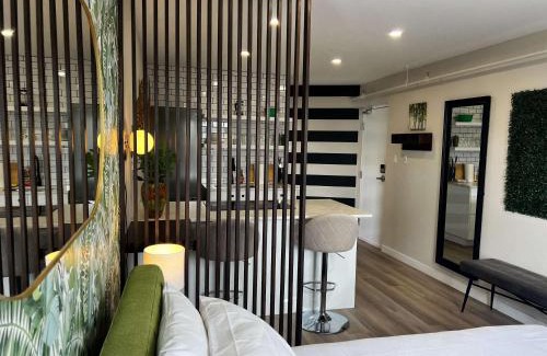 Downtown Apartment | Green Room Calm Studio Stunning Downtown Views, Unit 8