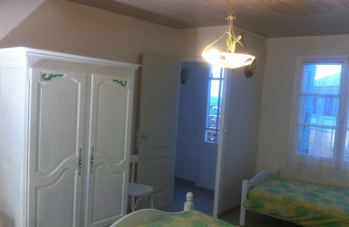Labastide-Beauvoir Cottage | Green Room Gites des Arcades Labastide Beauvoir