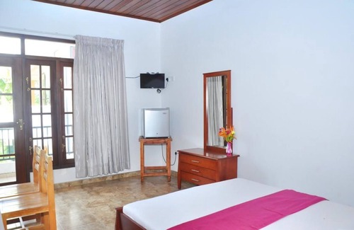 Waskaduwa Hotel | Green Shadows Beach Hotel