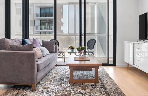 Zetland Apartment | Green Square Suite. In Heart of Sydney