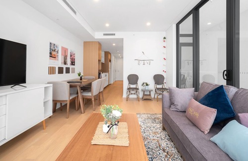 Zetland Apartment | Green Square Suite. In Heart of Sydney