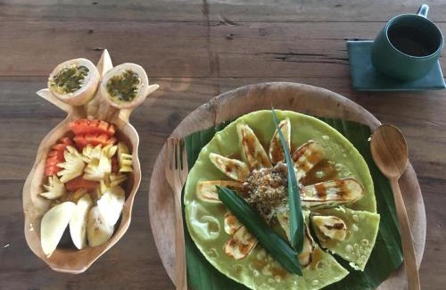 Sidemen Bed & Breakfast | Green Vanilla Bungalow