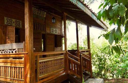 Sidemen Bed & Breakfast | Green Vanilla Bungalow