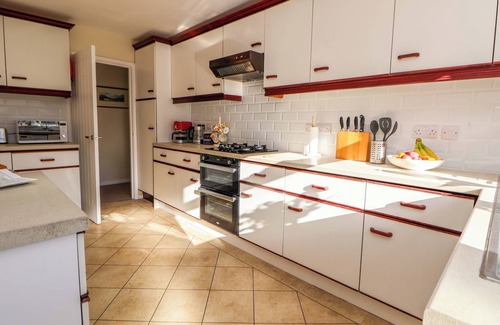 Llangollen Cottage | GREEN VIEW, pet friendly, with a garden in Llangollen