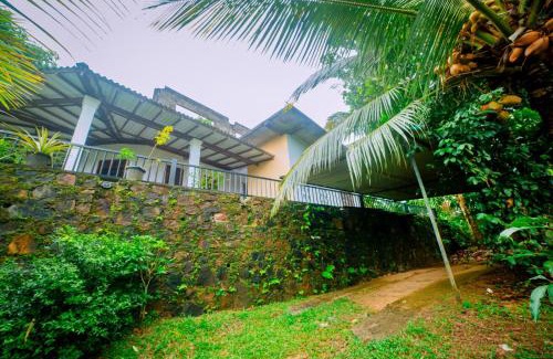 Poddala Villa | Green Villa Meepawala