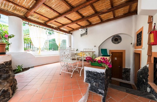Leni Apartment | Green Yellow two-room apartment in Salina Aeolian Islands CIR:19083037C100309