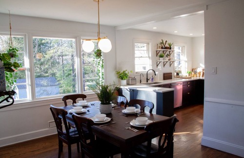 Barracks Rugby House | Greenaway House - Close to Dtwn Cville!