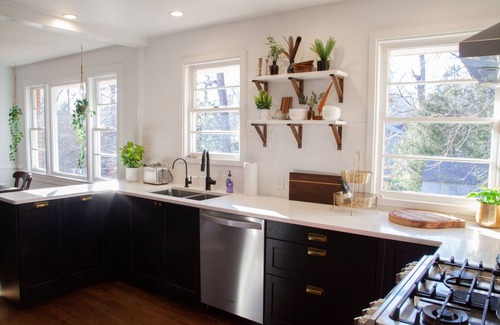 Barracks Rugby House | Greenaway House - Close to Dtwn Cville!