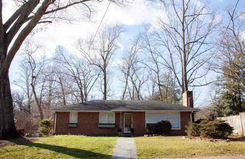 Barracks Rugby House | Greenaway House - Close to Dtwn Cville!