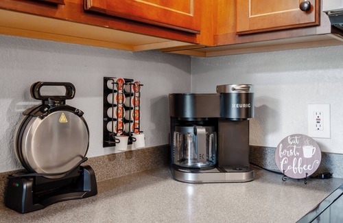 Tucson Apartment | Greens FULL 2BR/2B Getaway w/Pool, Grill & Spa!