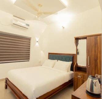Thrippunithura Hotel | Greens Residency