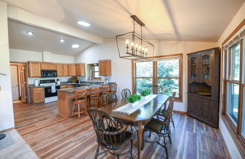 Rome House | Greenside on Lake Arrowhead Golf open floor plan, great location, Golden Teen