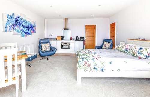Praa Sands Apartment | Greenside Studio