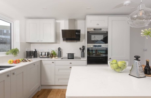 St Ives Cottage | Greensleeves - a house that sleeps 8 guests in 4 bedrooms