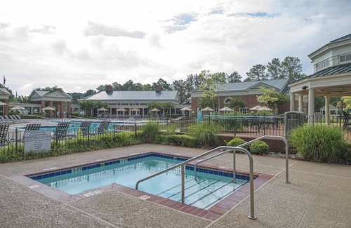 Berkeley Condo | Greensprings 4 bedroom · Spacious, 4 Bedroom Family Suite in Williamsburg!