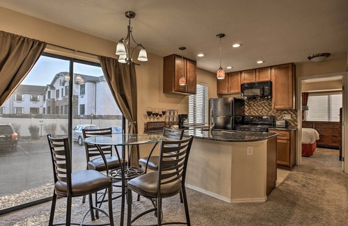 Englewood Condo | Greenwood Village Condo w/Pool Access!