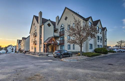Englewood Apartment | Greenwood Village Condo with Pool Access!