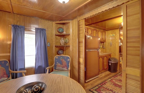 Greers Ferry Cabin | Greers Ferry Lake Escape: Cabin w/Pool Access