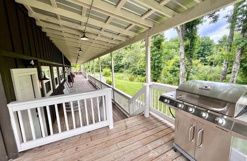 Altamont Cottage | Greeter Falls Lodge Cottage #7