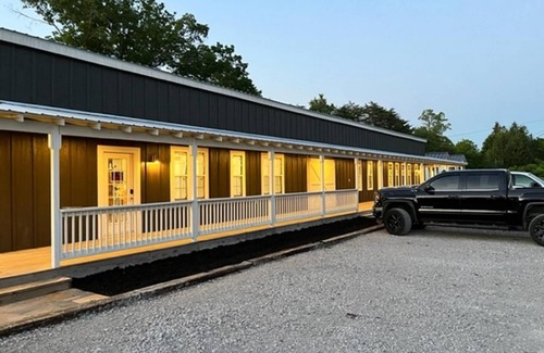 Altamont House | Greeter Falls Lodge Suite 4