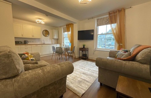 Looe Apartment | Gregory Flats No. 1, by HomeInspire