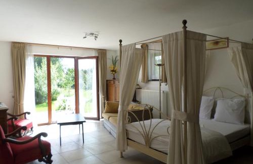 Somme-Leuze Apartment | Gremin