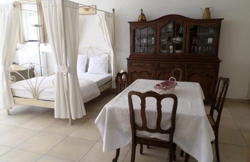 Somme-Leuze Apartment | Gremin