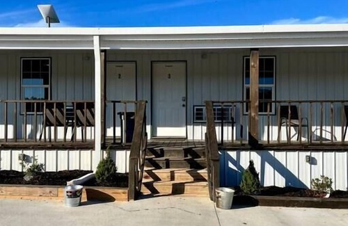 Coffeeville Cabin | Grenada Lake Resort Cabin # 1