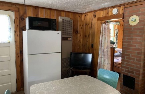 Woodruff Cabin | Gresham Shores-Dancin' Bobber #2