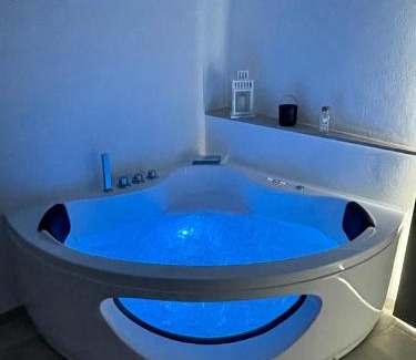 Perinaldo Apartment | Greta’s suite & private spa