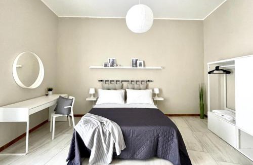 Caiazzo Apartment | Grey Apartment