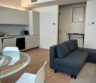 Reggio nell'Emilia Apartment | Grey-Fontanelli Luxury Suite Reggio Emilia