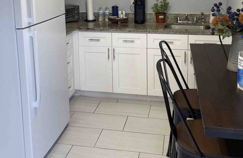Carrollwood Apartment | Grey House