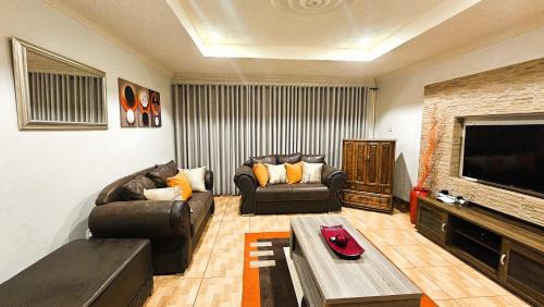 Bulawayo House | Grey Oak Holiday House