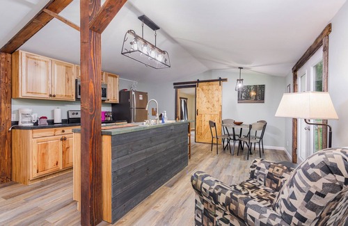 Logan House | Grey Pines at Hocking Vacations