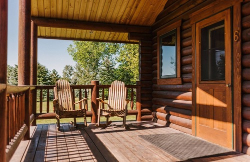 Bozeman Cabin | Grey Wolf Cabin #6 at Gallatin Canyon Cabins