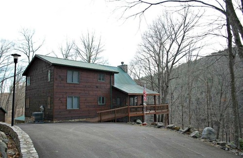 Peak Creek House | Greyson's River Ridge Retreat - Laurel Springs, NC