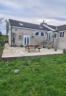 Hurdlow Apartment | Greystones nawab a c units sleep10 buxton in peak park
