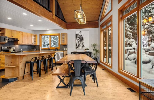 East Kootenay Cabin | Greywolf Lodge | Private Hot Tub | Wood Fireplace