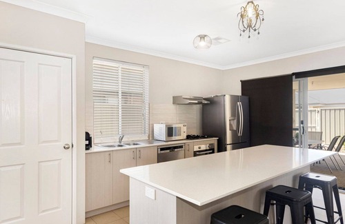 Kealy House | Gribble Ocean Gateway is a spacious new build 3 x2 home located in the upcoming suburb of Kealy.