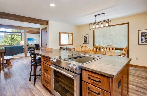 Windcliff Estates House | Griffin Vacation Home at Windcliff by RedAwning